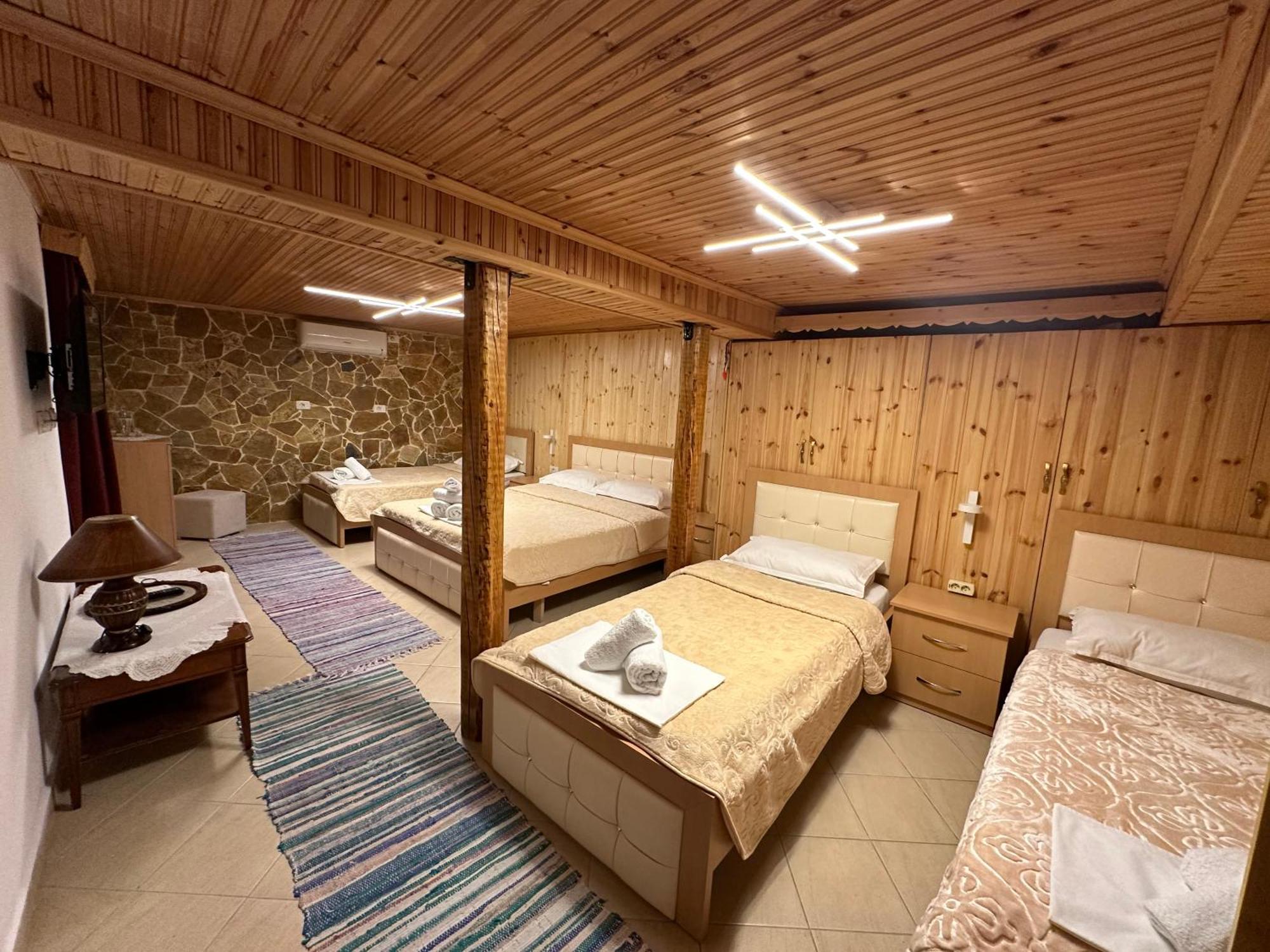 "Mani Guest House" Gjirokastër Exterior foto