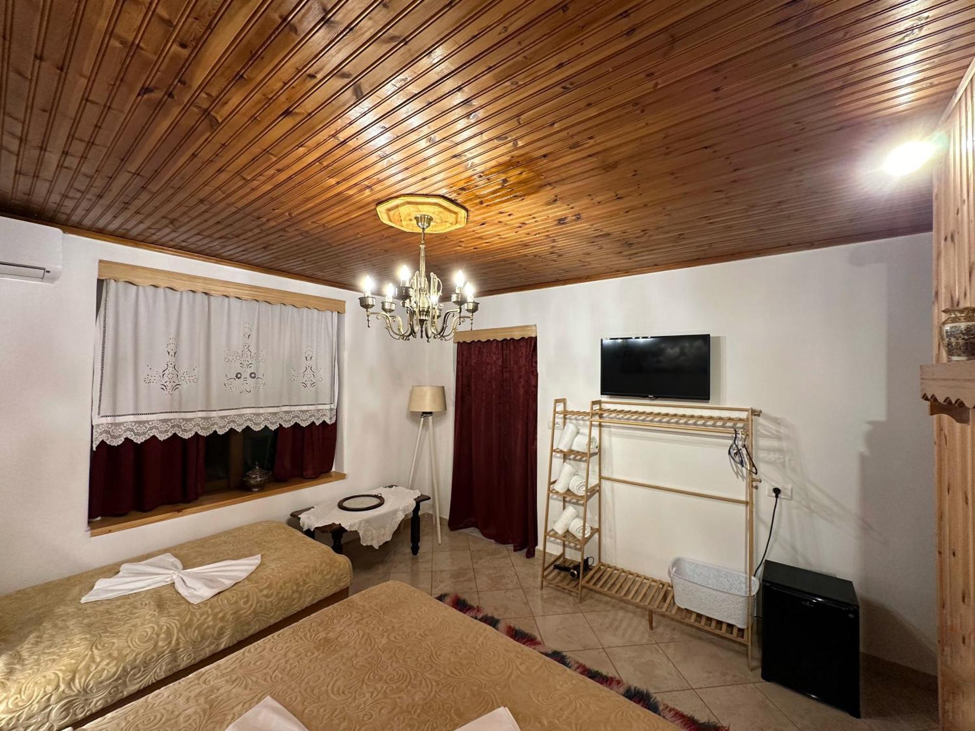 "Mani Guest House" Gjirokastër Exterior foto